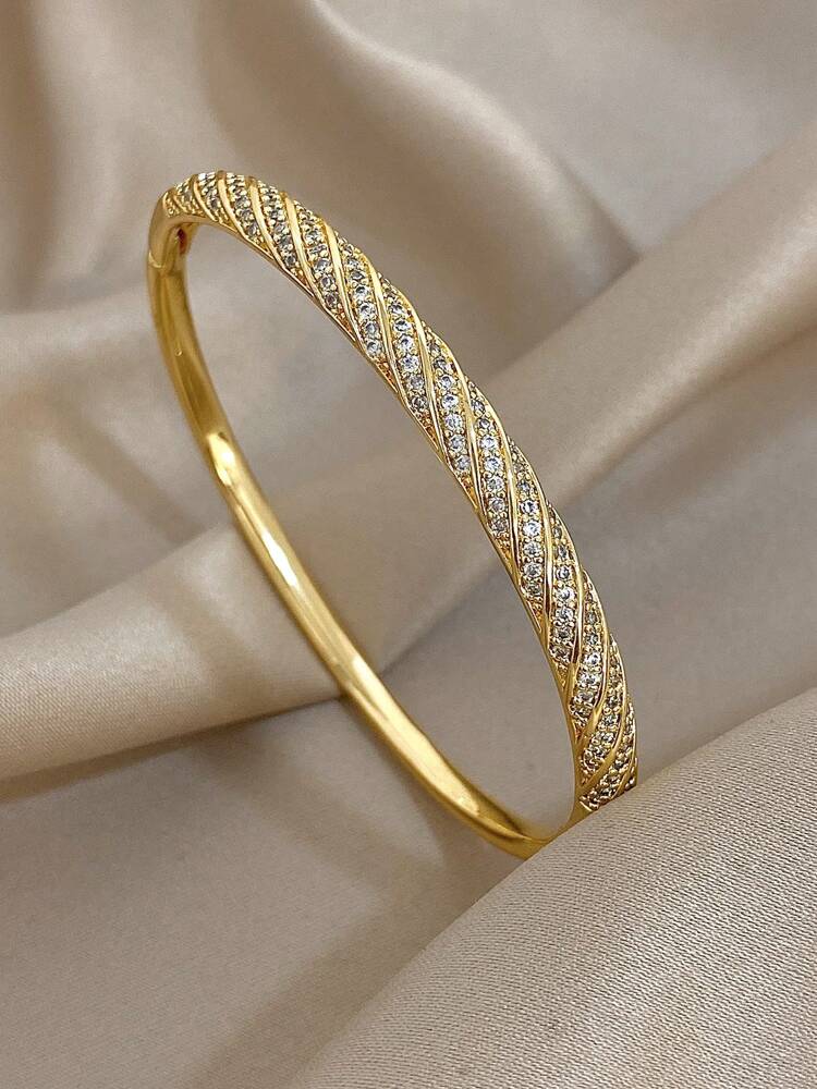Simple Twisted Copper Alloy Bangle – Elegant Zirconia Bracelet for Women’s Daily Wear & Special Gifts