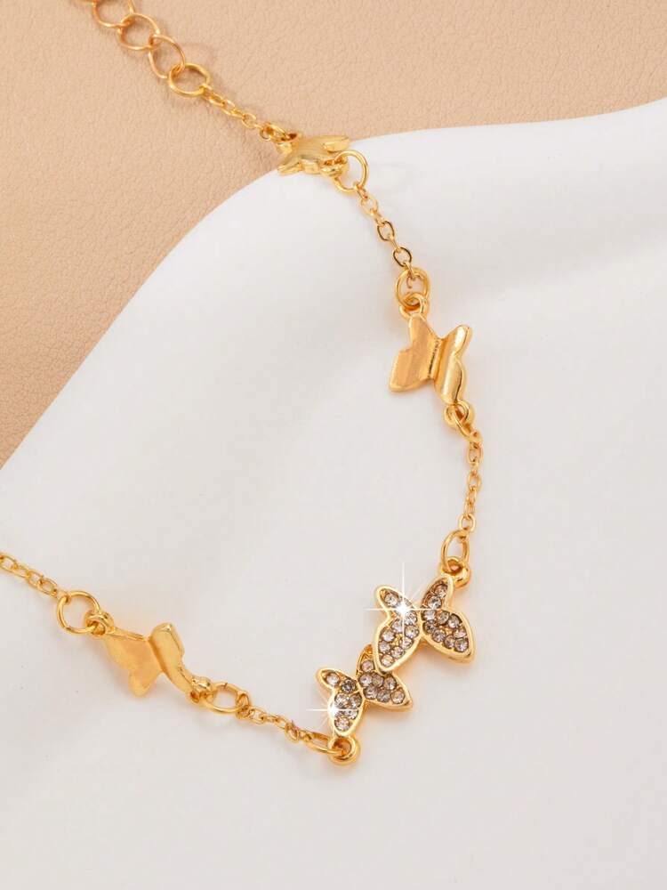 Minimalist Gold Butterfly Bracelet – Delicate Fashion Jewelry for Women’s Daily Wear & Gifting