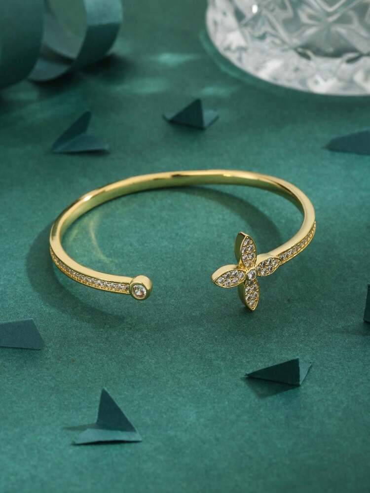 High-Quality 18K Gold Plated Four-Corner Floral Bracelet With Cubic Zirconia – Luxurious Jewelry Gift For Women