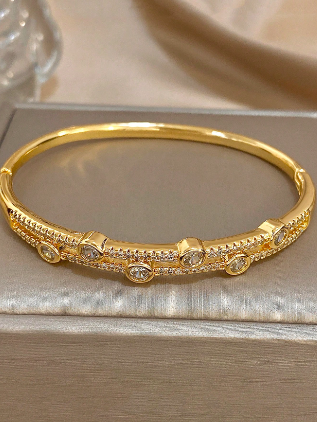 1pc Vintage Luxury Stackable Bangle Bracelet 14K Gold Plated Copper Women’s Daily Party Jewelry Gift