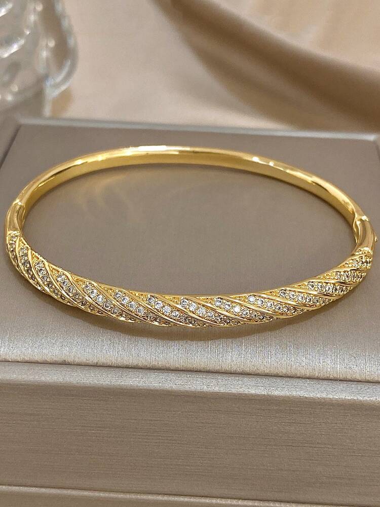 Simple Twisted Copper Alloy Bangle – Elegant Zirconia Bracelet for Women’s Daily Wear & Special Gifts