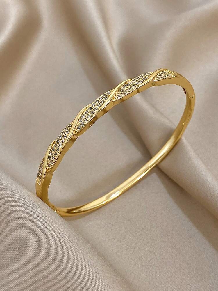 Simple Twisted Copper Alloy Bangle – Elegant Zirconia Bracelet for Women’s Daily Wear & Special Gifts