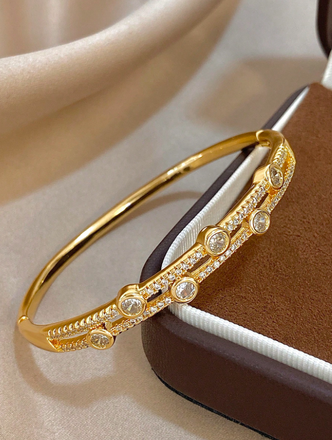 1pc Vintage Luxury Stackable Bangle Bracelet 14K Gold Plated Copper Women’s Daily Party Jewelry Gift