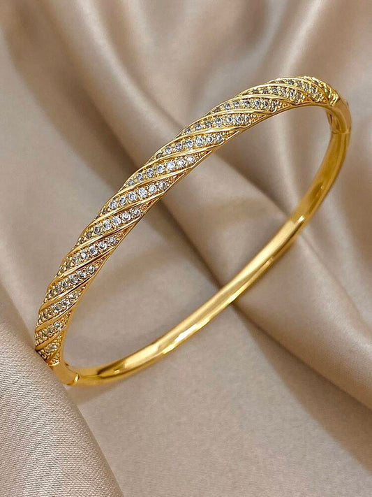 Simple Twisted Copper Alloy Bangle – Elegant Zirconia Bracelet for Women’s Daily Wear & Special Gifts