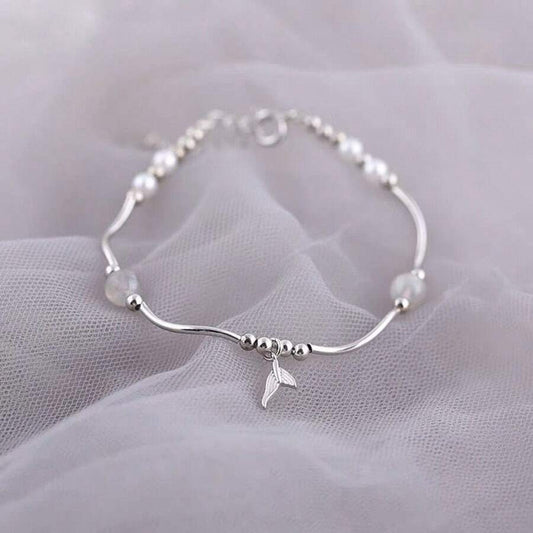 Women’s Minimalist Fish Tail Bracelet – Elegant Twisted Bangle Cuff for Daily Wear & Gifting